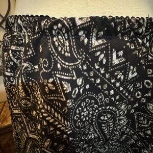 East 5th Black and Gray Paisley Skirt - Size L